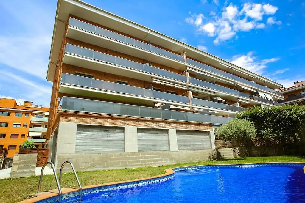 Al38 Elegant Apartment In Fenals Beach location